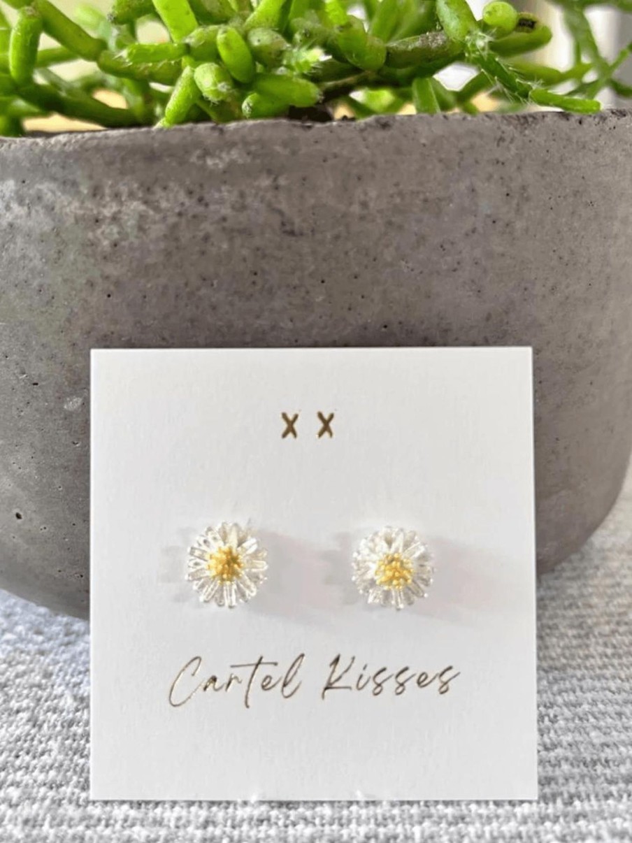 Women Cartel Kisses Jewellery | Daisy Earrings